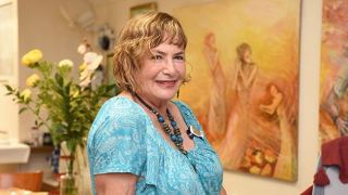 היא רק רצתה לצייר: פרידה מוויטה ארז, האמנית שהפכה את אילת לגלריה חיה