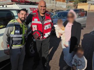 שני אחים פעוטים ננעלו ברכב באילת וחולצו בשלום