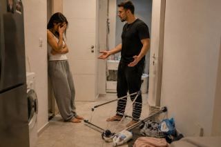 חשד לאלימות מתמשכת נגד בת זוג באילת: ׳׳השליך עליה מתקן כביסה וריסס את בגדיה באקונומיקה׳׳
