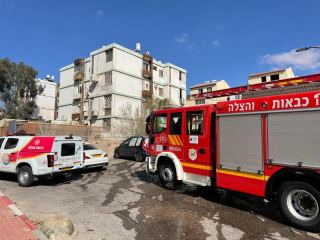  שריפה בבניין ברחוב האלמוגים באילת