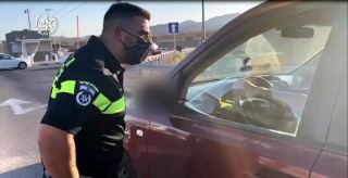 צפו: המשטרה אוכפת את תקנות הקורונה בכניסה לאילת