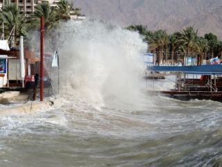 הוסרה אזהרת הרחצה בחופי אילת