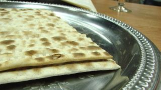 אביב הגיע פסח בא
