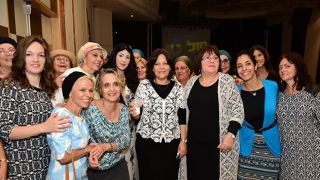 כשהרבנית הכט חגגה 60