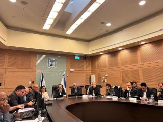 בתום דיון סוער: גפני דרש מהאוצר להציג מתווה ייחודי לעסקים באילת