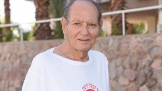 "יש אנשים שקופצים מהגג. אני לא"