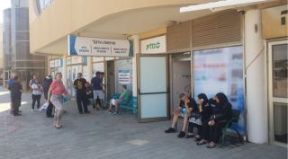 תלונה: מבוטחי כללית  נאלצים לעמוד בתור בחום הגדול
