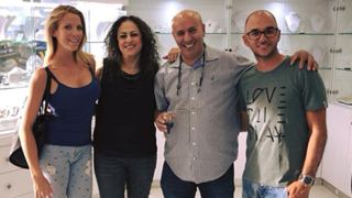 נשיקות - מדור החברה של אילת