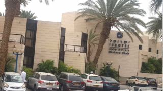 מלון שלישי עומד על המדף באילת