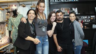 נשיקות - מדור החברה של אילת