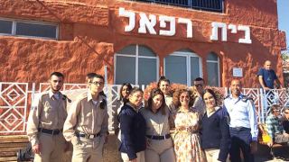 אף פעם לא מפסיקה לחשוב על אחרים
