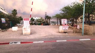 מי אישר הפעלת חניון פרטי בתשלום על החוף הצפוני?