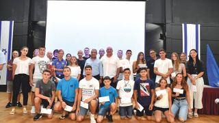 משפחת אברהמי העניקה מלגות ל-22 ספורטאים מצטיינים מאילת