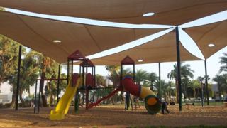 כתב אישום נגד שלושה שחטפו תיק מאישה בגן פרדקין 