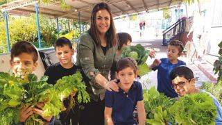בית ספר ממד חב"ד - בית ספר שהוא בית