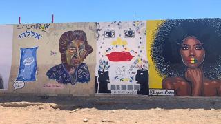 רגע לפני הריסה: חומת שדה התעופה הישן באילת הפכה למוזיאון פופ אפ גרפיטי 