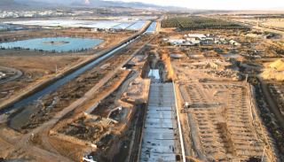 חניון הקרוואנים בחוף המזרחי מתקדם  ובעירייה מבטיחים פתרונות נוספים