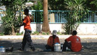 עובדי ניקיון בתביעה לבית הדין  לעבודה: ''עיריית אילת וחברת  י.ס.ד. הלינו את שכרנו''