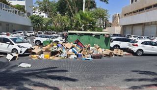בעלי עסקים לאורך הטיילת:  ''אנחנו משלמים אלפי שקלים  בעבור ארנונה ומרגישים בעזה''