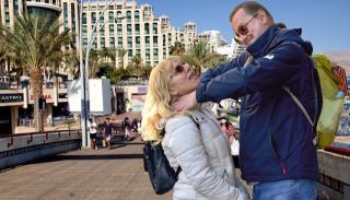 תקף זוגתו באכזריות בטיילת  אילת ולא יישלח למאסר