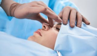 מיומנות, גב רפואי וחומרים שאושרו על-ידי FDA: אלו הכללים שיעזרו לכם לבחור היכן לקבל טיפולים אסתטיים 