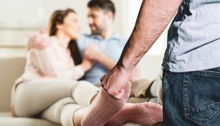 תקף את האקסית ובן זוגה  החדש ונענש לקולא