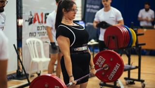 מישל איליצקי בת ה- 17 מאילת - סגנית אלופת ה'פאוור ליפטינג' הארצית