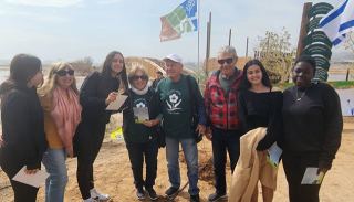 נוטעים באהבה לסביבה