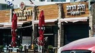 תוקף הקופאית ממסעדת ''הלב הרחב'' באילת  יפצה אותה