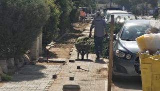 שנה וחצי אחרי שהחליפו את כל הריצוף -  בשכונה א' שוב חופרים
