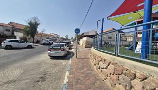 ׳׳התרענו שוב ושוב׳׳: תושבי רחוב גשרון  דורשים טיפול בסכנה ליד גן המשחקים