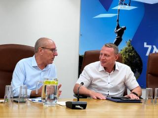 שר התיירות מתערב בעבודות הפיתוח בחופי אילת: הנחה להציב מפקח סביבה בכל שלב