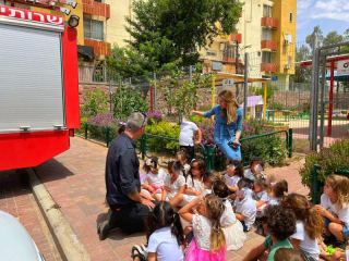 ילדי בתי הספר והגנים באילת מקבלים הדרכה לקראת ל''ג בעומר