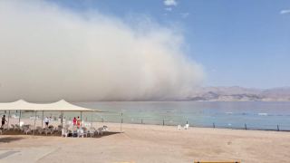 צפו: בענן סופת החול מכסה את שמורת האלמוגים באילת