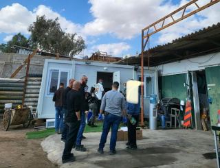 המשטרה פשטה על תחנת מעבר פסולת פיראטית בפאתי אילת