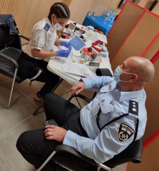 יום המעשים הטובים: שוטרי מרחב אילת בפעילות למען הקהילה