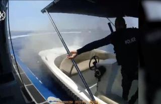 צפו: חילוץ ילדים מתוך סירה בוערת במפרץ אילת